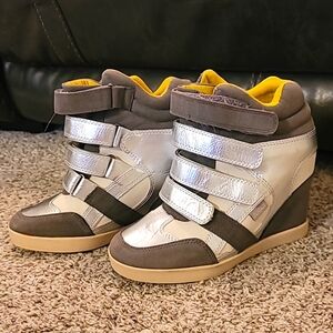 Sugar Havana Size 7 Heel/Wedge